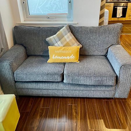 2 Bedroom City-Centre Apartment With Free Parking Белфаст Екстер'єр фото