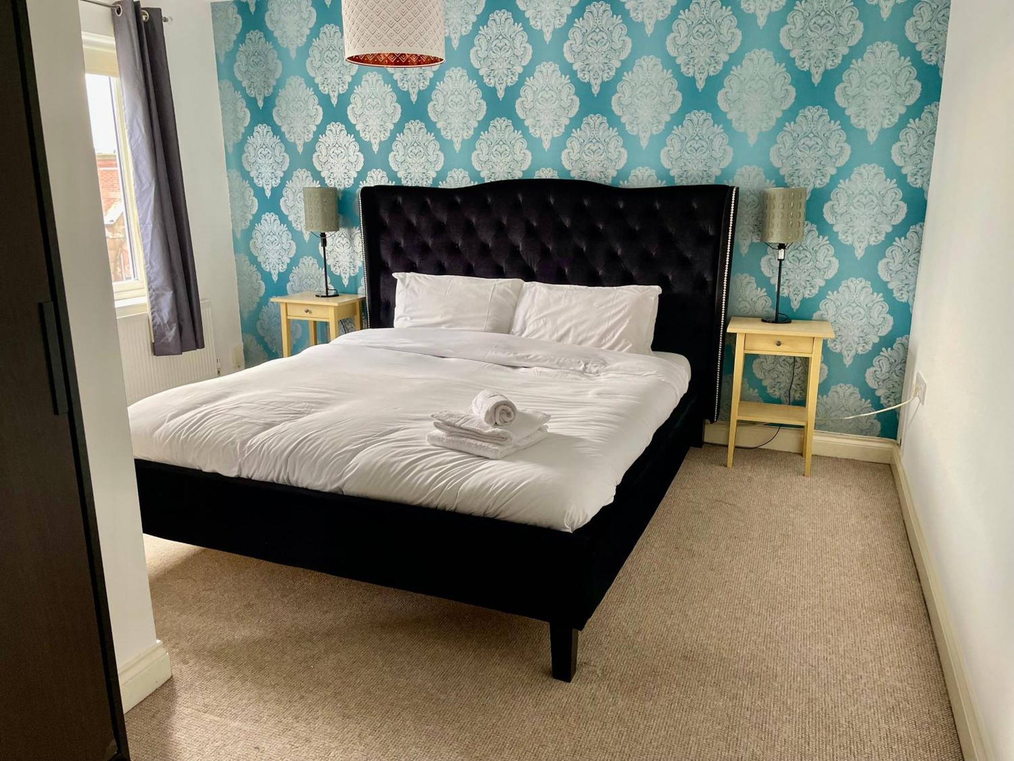 2 Bedroom City-Centre Apartment With Free Parking Белфаст Екстер'єр фото