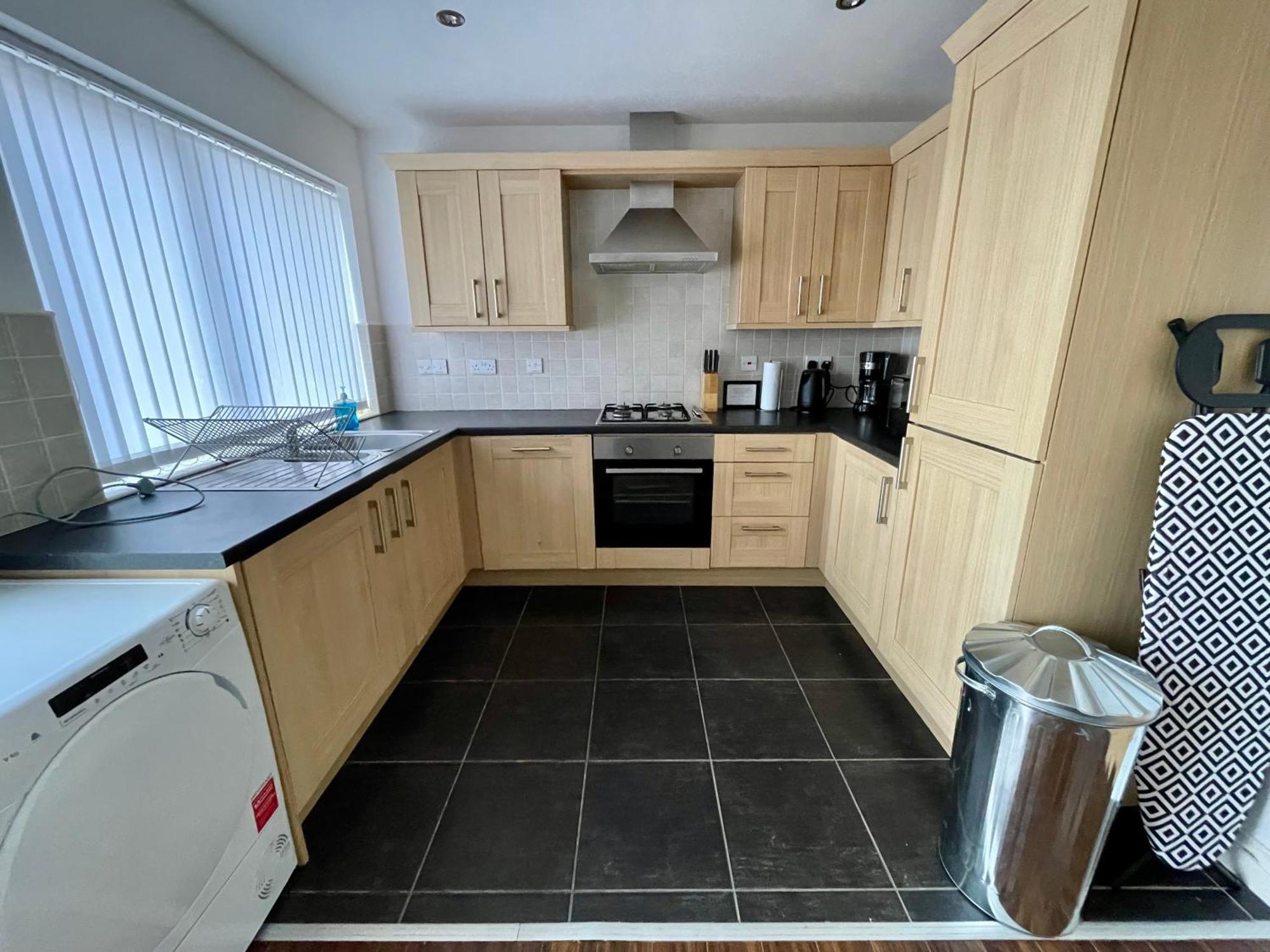 2 Bedroom City-Centre Apartment With Free Parking Белфаст Екстер'єр фото